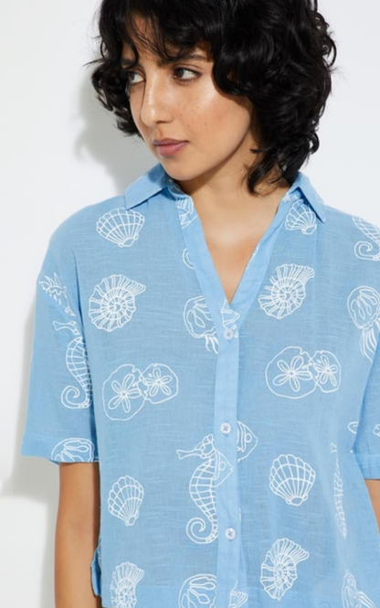 Giggle Haus – Tropical Breeze Printed Cropped Shirt!