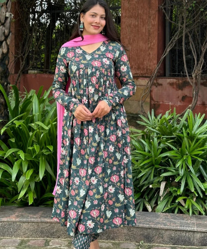 Cotton bottle Green Suit