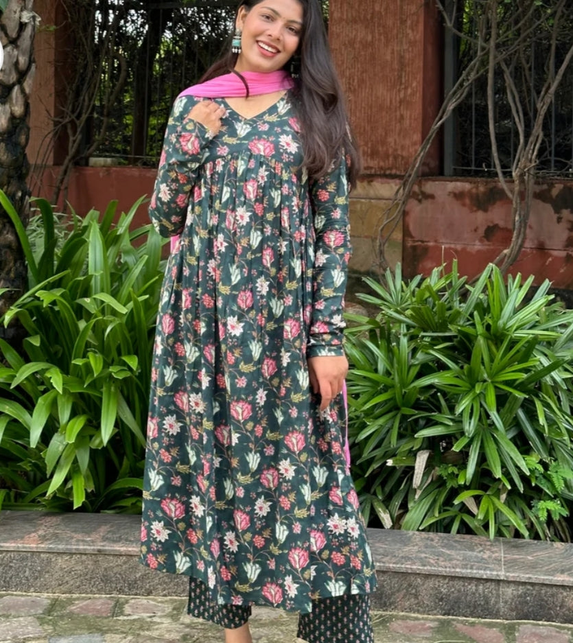 Cotton bottle Green Suit
