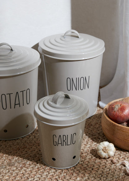 White Garlic storage organiser